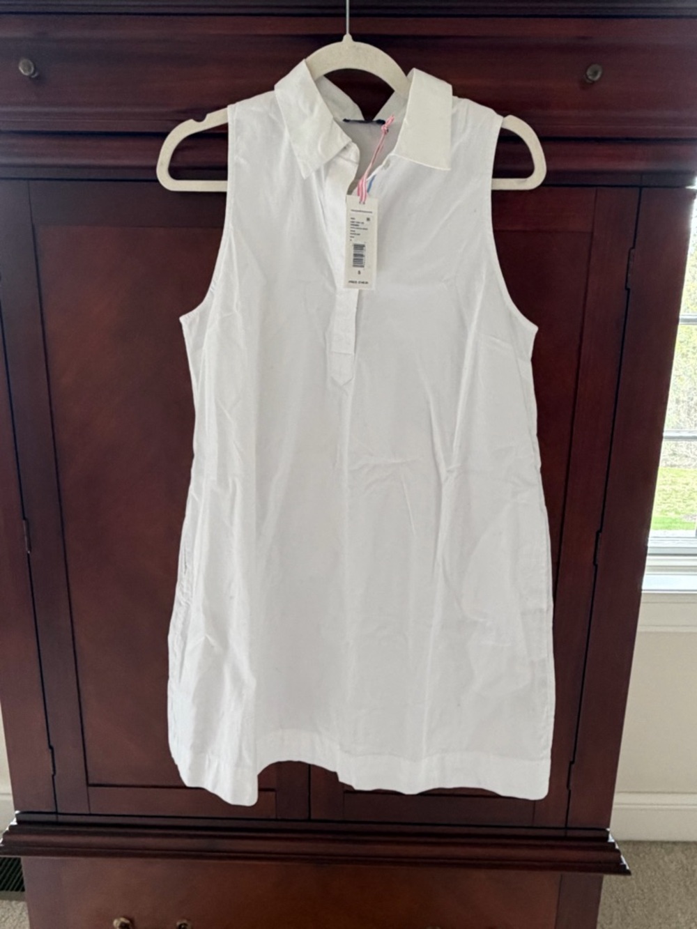 Vineyard Vines nwt small Sleeveless White Collared Women’s dress w pockets!